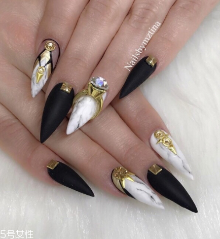 個(gè)性美甲圖片2018 讓人過(guò)目難忘的瀟灑酷帥美甲 個(gè)性美甲圖片2018 讓人過(guò)目難忘的瀟灑酷帥美甲