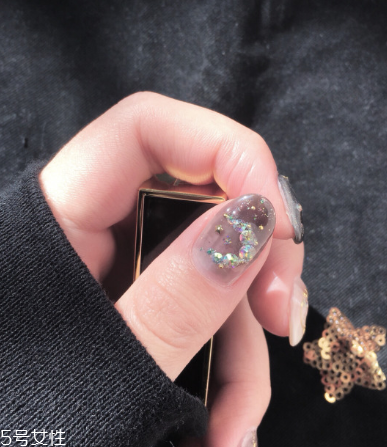 個(gè)性美甲圖片2018 讓人過(guò)目難忘的瀟灑酷帥美甲 個(gè)性美甲圖片2018 讓人過(guò)目難忘的瀟灑酷帥美甲