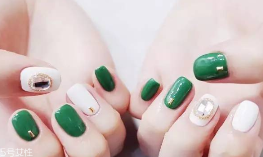 個(gè)性美甲圖片2018 讓人過(guò)目難忘的瀟灑酷帥美甲 個(gè)性美甲圖片2018 讓人過(guò)目難忘的瀟灑酷帥美甲