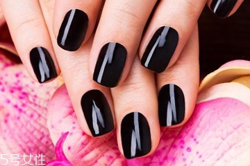 個(gè)性美甲圖片2018 讓人過(guò)目難忘的瀟灑酷帥美甲 個(gè)性美甲圖片2018 讓人過(guò)目難忘的瀟灑酷帥美甲