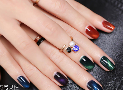 個(gè)性美甲圖片2018 讓人過(guò)目難忘的瀟灑酷帥美甲 個(gè)性美甲圖片2018 讓人過(guò)目難忘的瀟灑酷帥美甲