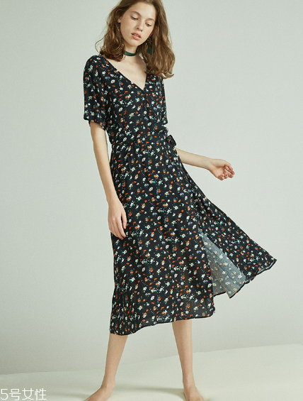 什么樣的碎花裙好看？三招選到最適合的