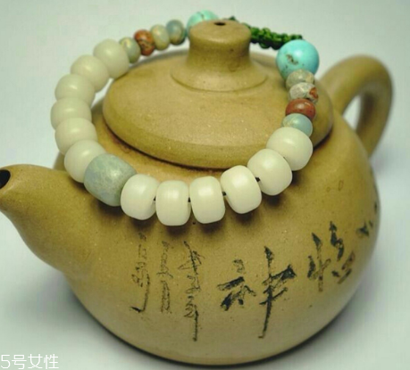 菩提根手串發(fā)黑怎么辦？找準原因?qū)ΠY下藥