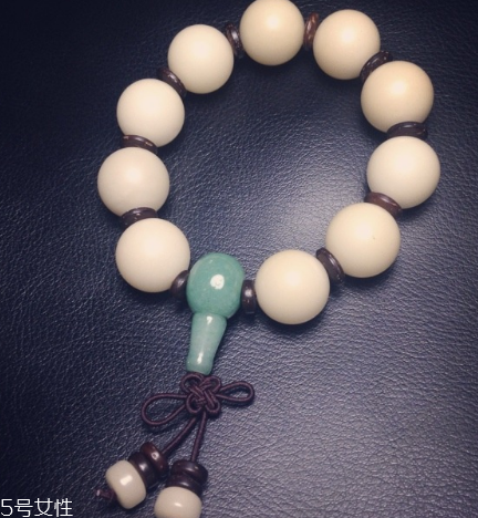 菩提根手串發(fā)黑怎么辦？找準原因?qū)ΠY下藥