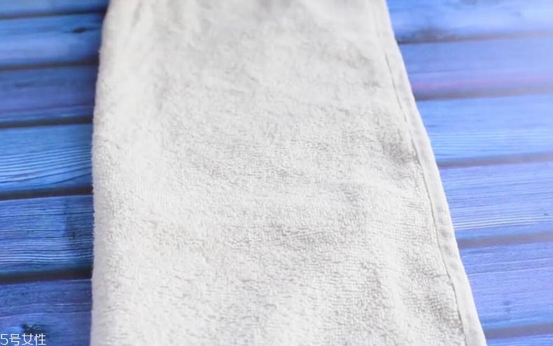 毛巾收納的折疊方法 一秒搞定毛巾收納 毛巾收納的折疊方法 一秒搞定毛巾收納