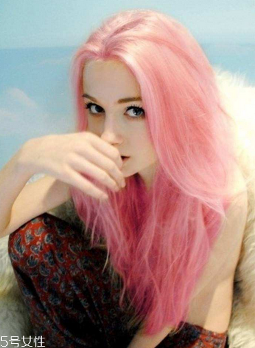染粉色頭發(fā)多少錢(qián)貴不貴