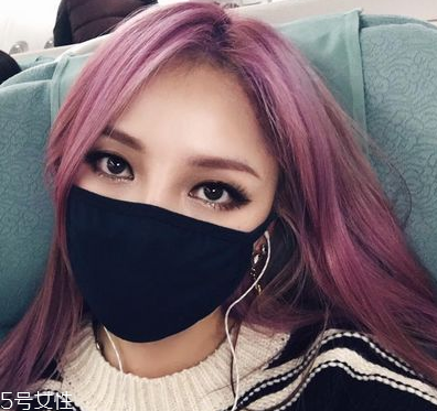 染粉色頭發(fā)多少錢(qián)貴不貴