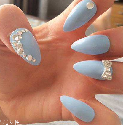 美甲起翹是怎么回事 3種原因的解決方法 美甲起翹是怎么回事 3種原因的解決方法