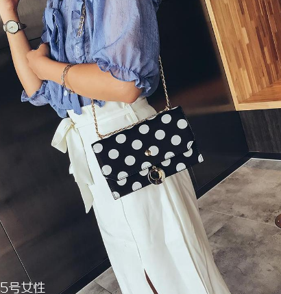 波點包包好看嗎 這幾款可愛到炸 波點包包好看嗎 這幾款可愛到炸