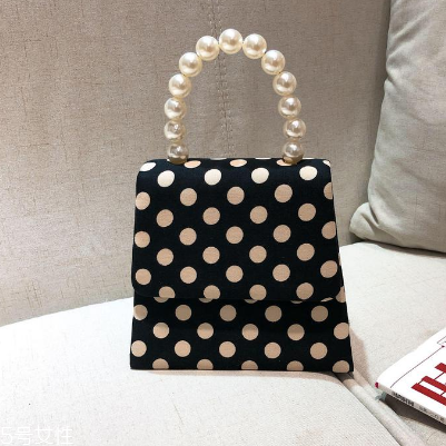 波點包包好看嗎 這幾款可愛到炸 波點包包好看嗎 這幾款可愛到炸