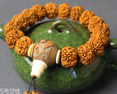 金剛菩提子黃皮好還是紅皮好 這樣挑就對(duì)了 金剛菩提子黃皮好還是紅皮好 這樣挑就對(duì)了