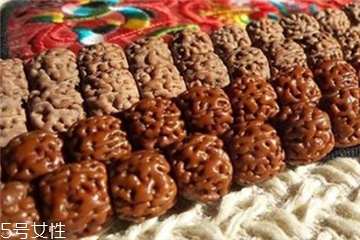 金剛菩提子黃皮好還是紅皮好 這樣挑就對(duì)了 金剛菩提子黃皮好還是紅皮好 這樣挑就對(duì)了