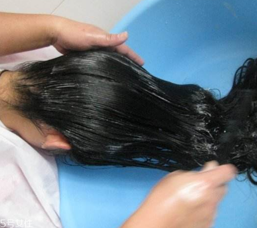 護發(fā)素兒童可以用嗎 不太建議用 護發(fā)素兒童可以用嗎 不太建議用