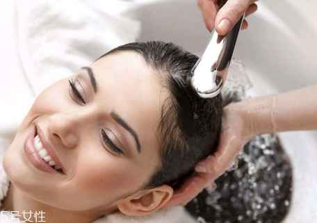 護發(fā)素兒童可以用嗎 不太建議用 護發(fā)素兒童可以用嗎 不太建議用