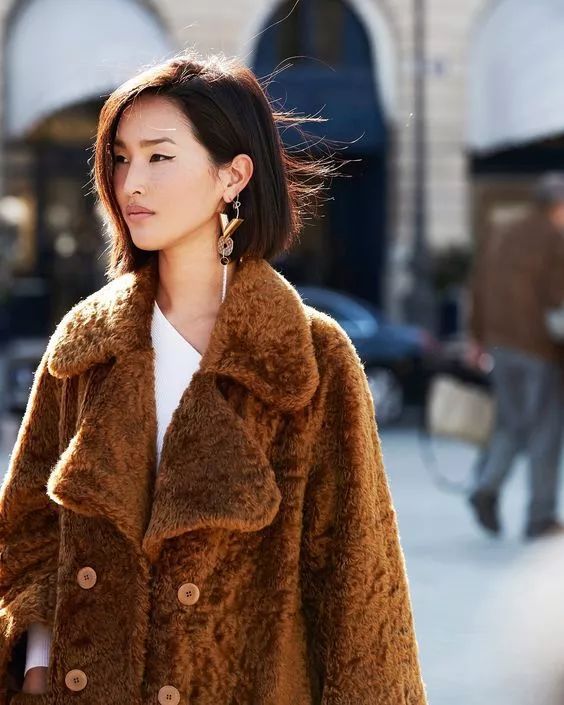 穿什么顏色的衣服顯白 穿對(duì)膚色亮白一階 穿什么顏色的衣服顯白 穿對(duì)膚色亮白一階