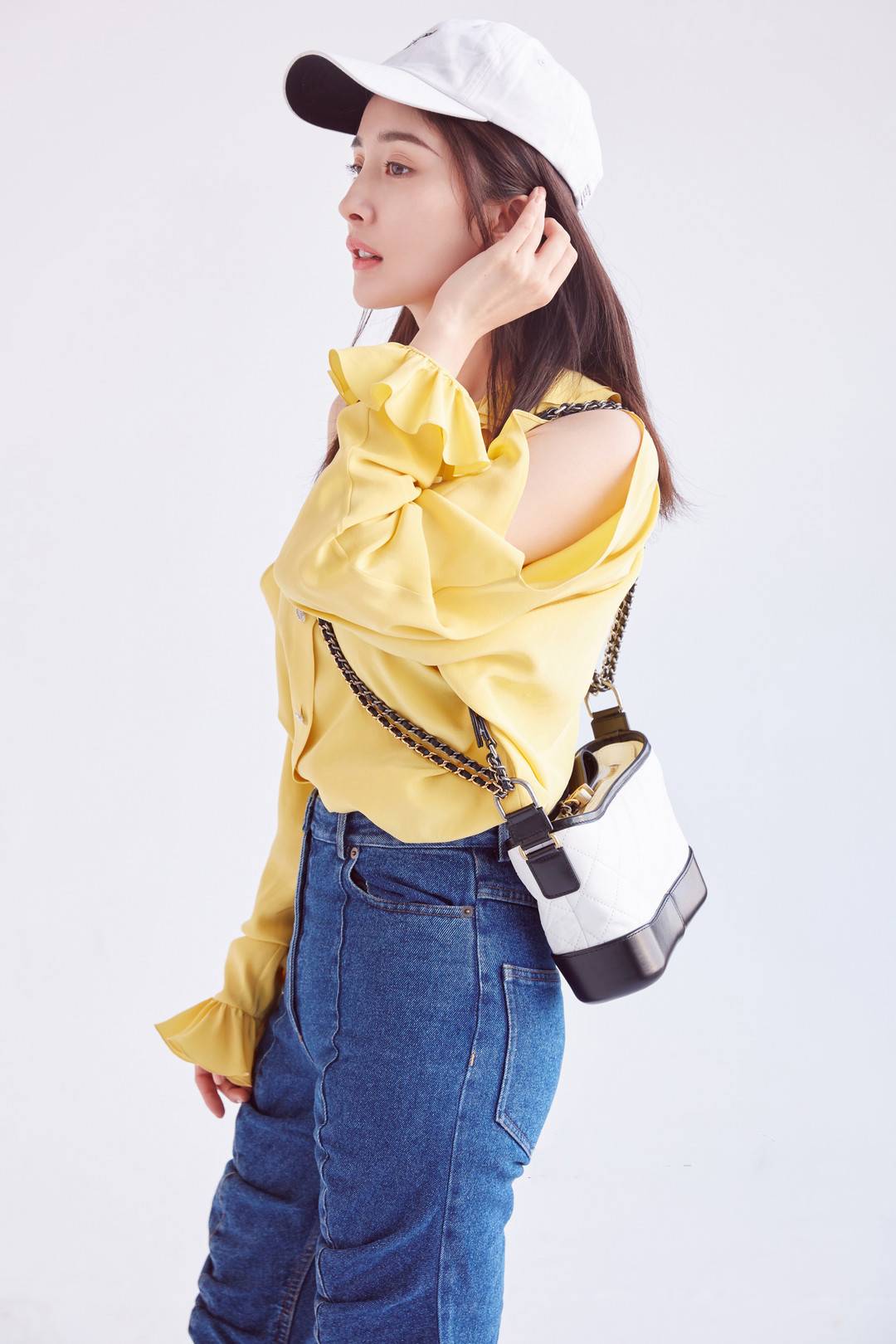 穿什么顏色的衣服顯白 穿對(duì)膚色亮白一階 穿什么顏色的衣服顯白 穿對(duì)膚色亮白一階