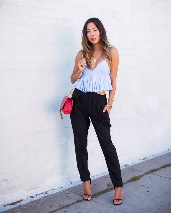 穿什么顏色的衣服顯白 穿對(duì)膚色亮白一階 穿什么顏色的衣服顯白 穿對(duì)膚色亮白一階