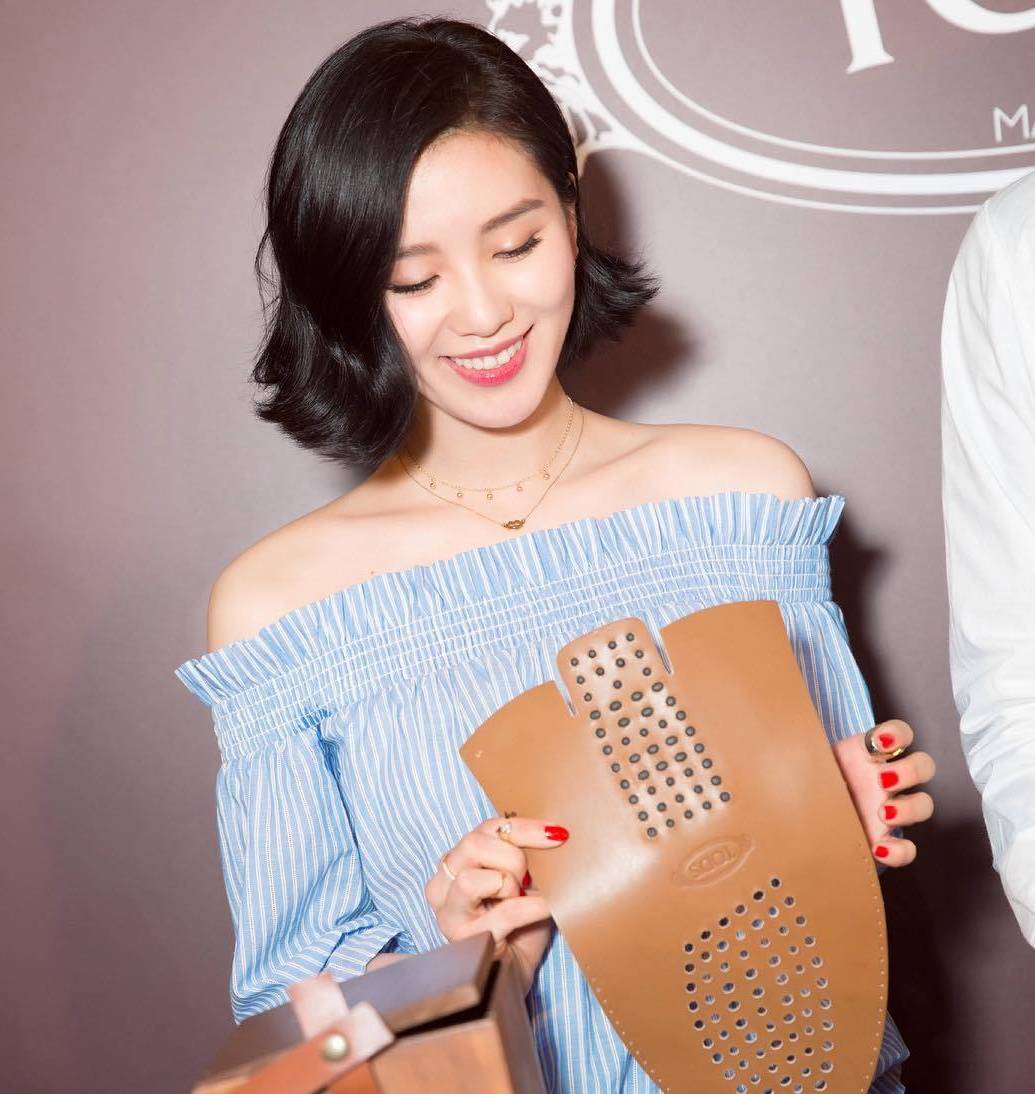 穿什么顏色的衣服顯白 穿對(duì)膚色亮白一階 穿什么顏色的衣服顯白 穿對(duì)膚色亮白一階