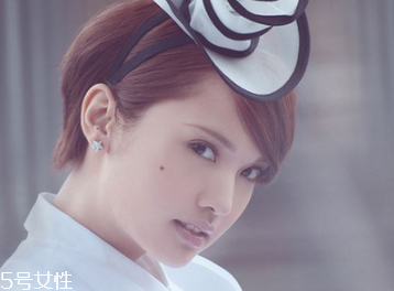 孕婦狐臭會(huì)遺傳嗎 遺傳幾率很大 孕婦狐臭會(huì)遺傳嗎 遺傳幾率很大