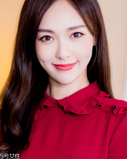 美瞳為什么會(huì)卷起來 這個(gè)是正常的 美瞳為什么會(huì)卷起來 這個(gè)是正常的