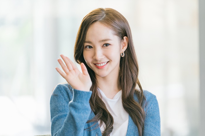 微笑妝容怎么畫簡(jiǎn)單 微笑妝容怎么畫簡(jiǎn)單