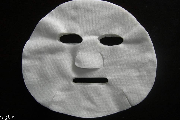 無紡布面膜和蠶絲面膜哪個好 2大常用面膜pk 無紡布面膜和蠶絲面膜哪個好 2大常用面膜pk