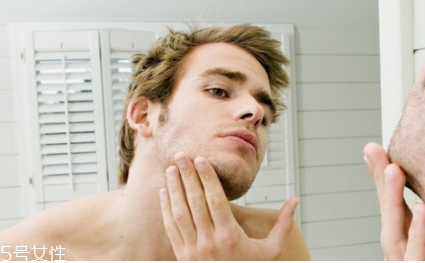 男人衰老的快什么原因 男人衰老的五大特征 男人衰老的快什么原因 男人衰老的五大特征