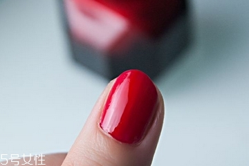 指甲油為什么有味道 成分在作怪 指甲油為什么有味道 成分在作怪