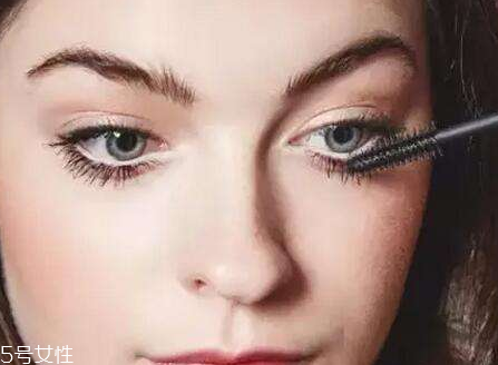 睫毛膏可以用什么代替 假睫毛是最佳選擇 睫毛膏可以用什么代替 假睫毛是最佳選擇