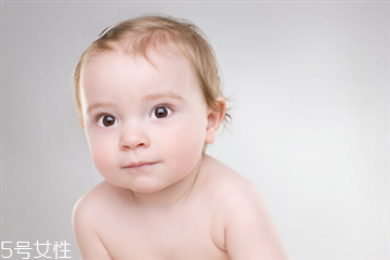 寶寶涂防曬霜如何清洗 選購兒童防曬霜的技巧 寶寶涂防曬霜如何清洗 選購兒童防曬霜的技巧