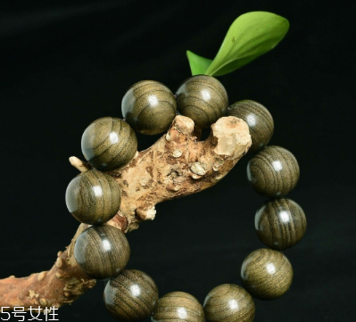 金絲楠手串怎么看真假 這幾招一定要會(huì) 金絲楠手串怎么看真假 這幾招一定要會(huì)