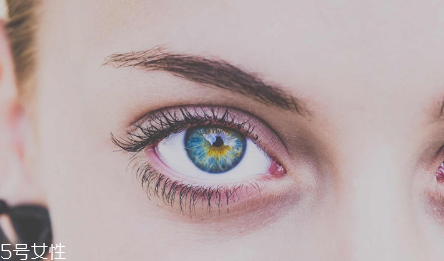 假睫毛形狀怎么挑 直線型讓眼睛炯炯有神 假睫毛形狀怎么挑 直線型讓眼睛炯炯有神