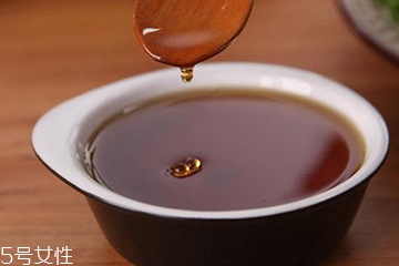 芝麻油是植物油嗎 芝麻油是植物油 芝麻油是植物油嗎 芝麻油是植物油