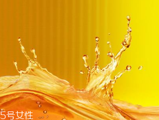 芝麻油和芝麻調(diào)和油的區(qū)別有哪些 芝麻油和芝麻調(diào)和油的區(qū)別有哪些