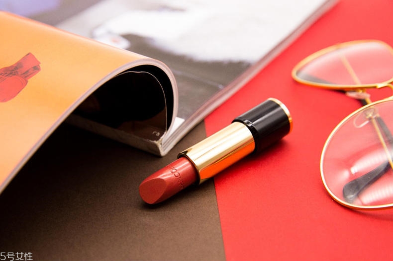 蘭蔻120赤茶橘適合深唇嗎 很微妙的夏季色彩 蘭蔻120赤茶橘適合深唇嗎 很微妙的夏季色彩