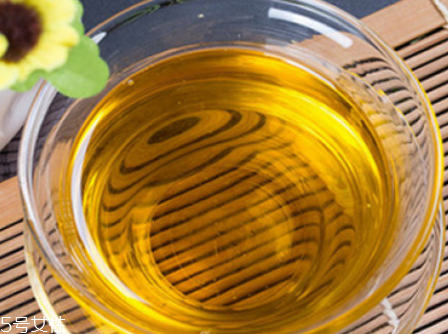 茶油是酸性還是堿性 呈堿性 茶油是酸性還是堿性 呈堿性