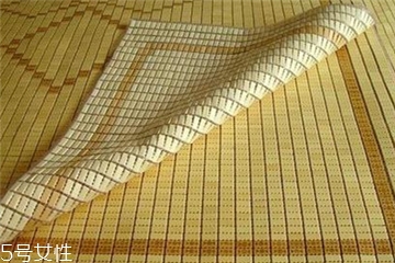 涼席可以暴曬嗎 要控制晾曬時(shí)間 涼席可以暴曬嗎 要控制晾曬時(shí)間