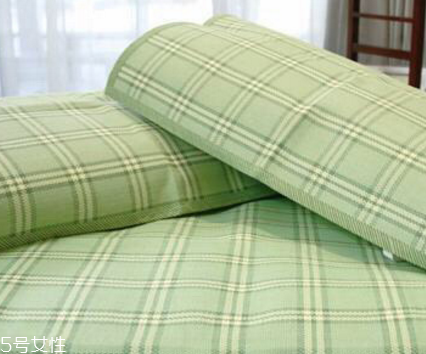 涼席可以用酒精消毒嗎 酒精消毒效果好 涼席可以用酒精消毒嗎 酒精消毒效果好