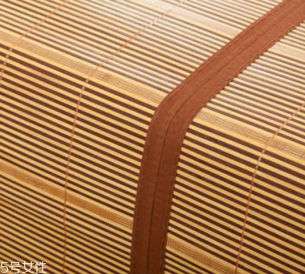 涼席可以用除螨儀嗎 涼席要經(jīng)常除螨 涼席可以用除螨儀嗎 涼席要經(jīng)常除螨