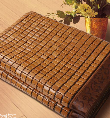 涼席可以用除螨儀嗎 涼席要經(jīng)常除螨 涼席可以用除螨儀嗎 涼席要經(jīng)常除螨