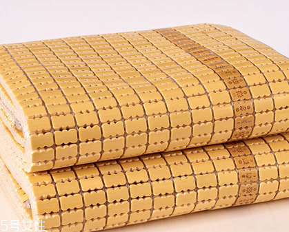 涼席碳化和本色的區(qū)別 讓你知道哪個(gè)好 涼席碳化和本色的區(qū)別 讓你知道哪個(gè)好