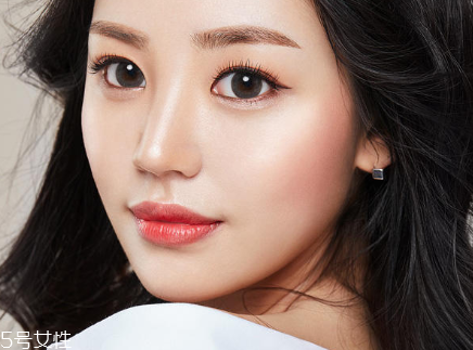 戴美瞳怎么選眼線液顏色 這樣選不跳脫 戴美瞳怎么選眼線液顏色 這樣選不跳脫