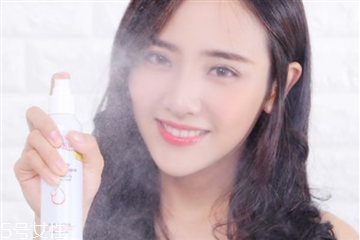 定妝噴霧怎么用 定妝噴霧在這步使用 定妝噴霧怎么用 定妝噴霧在這步使用