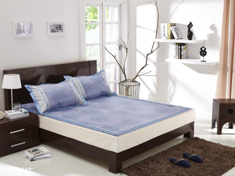 冰絲席可以曬太陽嗎 暴曬有損傷 冰絲席可以曬太陽嗎 暴曬有損傷