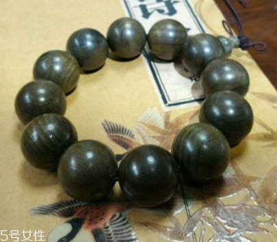 烏木手串怎么盤玩 教你最快包漿的辦法 烏木手串怎么盤玩 教你最快包漿的辦法