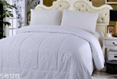 羽絨被可以用洗衣機(jī)洗嗎 機(jī)洗要注意 羽絨被可以用洗衣機(jī)洗嗎 機(jī)洗要注意