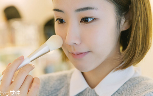 底妝怎么畫更顯清透不脫妝 夏日最強底妝畫法 底妝怎么畫更顯清透不脫妝 夏日最強底妝畫法