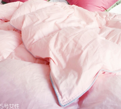 羽絨被可以干洗嗎 會(huì)影響保暖性 羽絨被可以干洗嗎 會(huì)影響保暖性