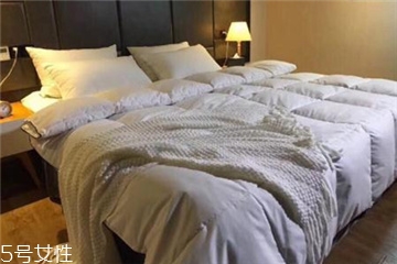 羽絨被一般幾斤重合適 常見重量是這樣 羽絨被一般幾斤重合適 常見重量是這樣