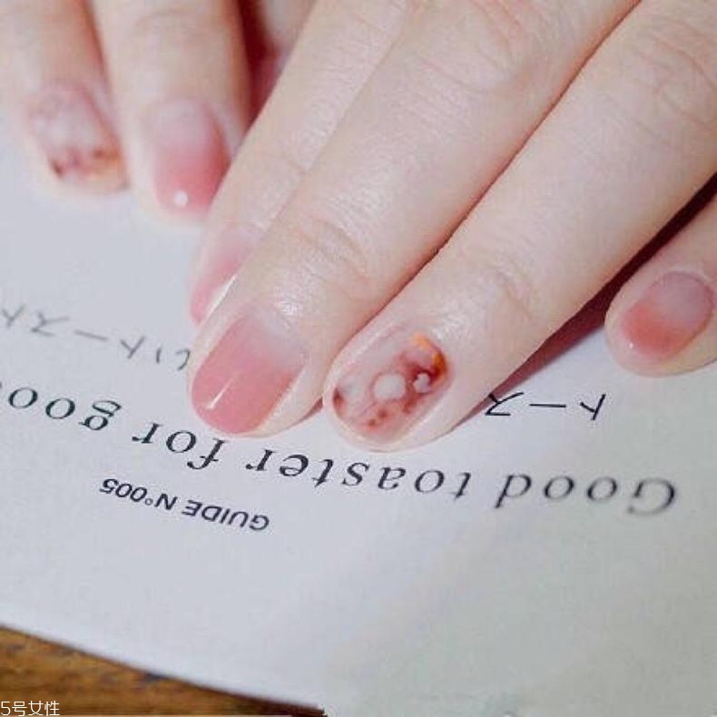 粉色美甲什么款式顯白 手黑黃也適合的粉色美甲 粉色美甲什么款式顯白 手黑黃也適合的粉色美甲